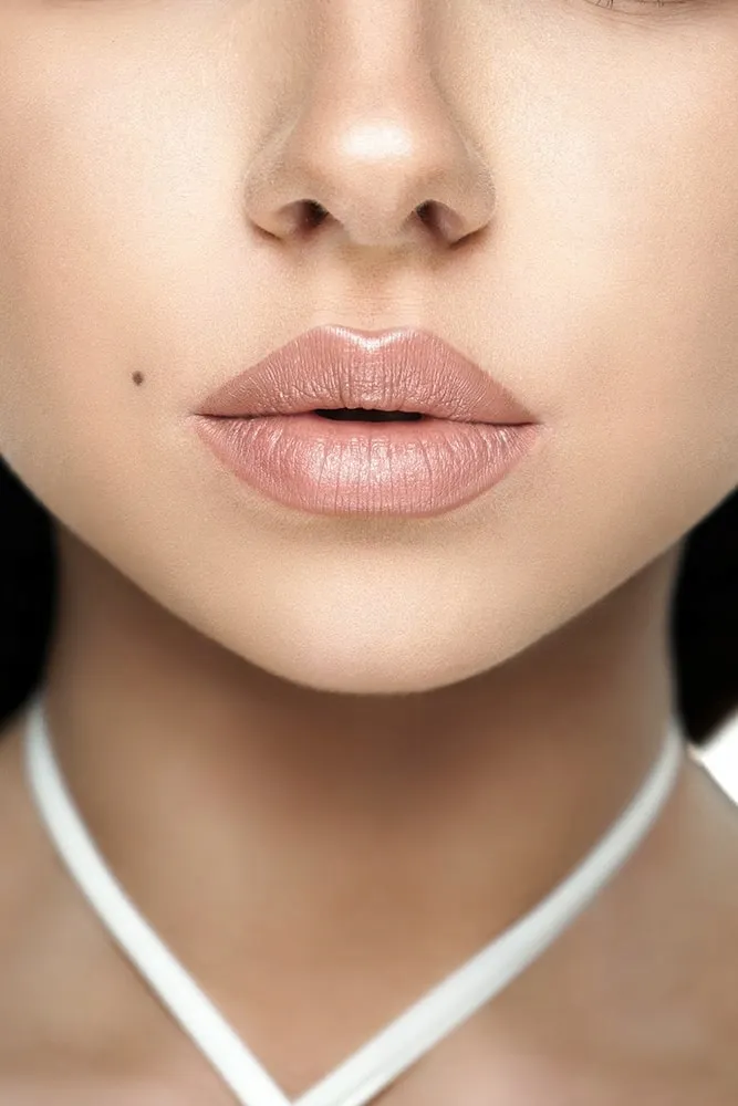 wtb-professional-pomadka-do-ust-4w1-latte-cream