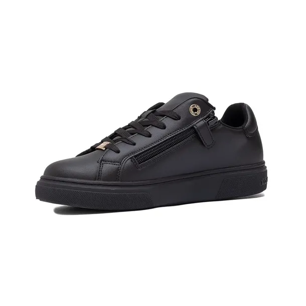 t3a9339821355x208-marka-tommy-hilfiger