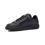 t3a9339821355x208-marka-tommy-hilfiger