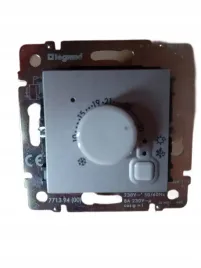 legrand-termostat-pokojowy-srebrny-7771-3-94