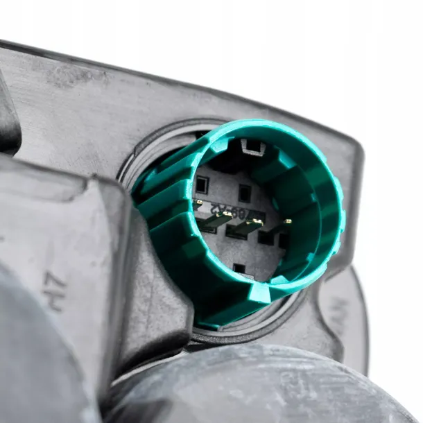 reflektor-prawy-fiat-500l-2012-wersja-europejska