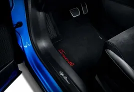 komplet-dywanikow-welurowych-alfa-romeo-tonale