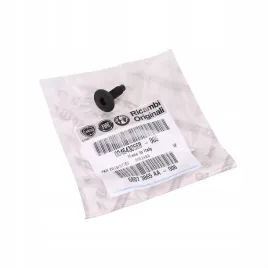 sruba-mocowania-halogenu-fiat-500-grande-punto