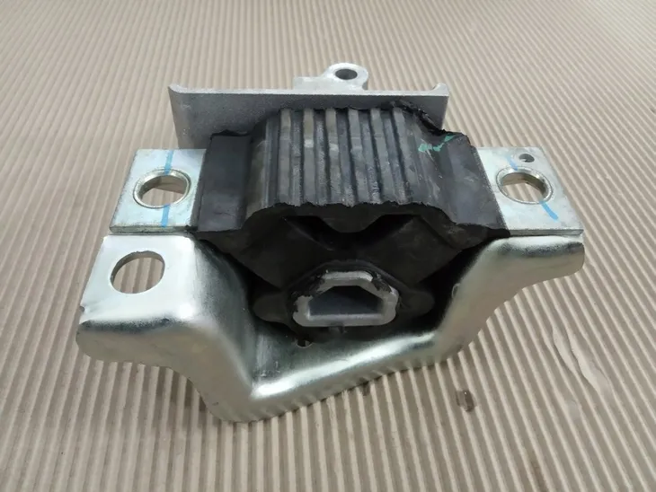 wspornik-poduszki-silnika-numer-katalogowy-oryginalu-1376737080