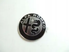 znaczek-przedni-czarny-alfa-romeo-giulia-stelvio