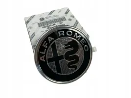 znaczek-logo-tylny-czarny-alfa-romeo-giulia-stelvio