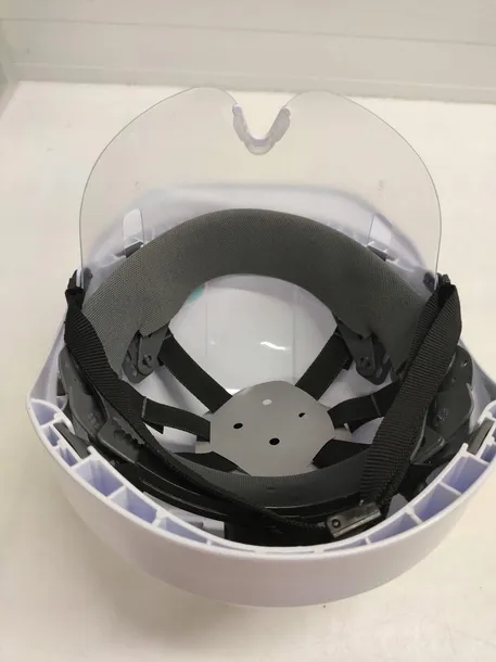 helm-endurance-plus-z-wizjerka-bialy-r-certyfikat-ce