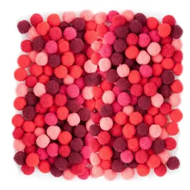 pompony-poliestrowe-1-cm-mix-czerwony-120-szt-dalprint