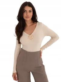 sweter-damski-dopasowany-elegancki-z-dekoltem-v