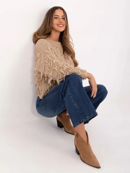sweter-damski-oversize-z-fredzlami-w-stylu-boho-kolor-bezowy