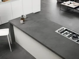 spiek-kwarcowy-grespania-titan-antracita-100x100cm-56mm-matowa-coverlam