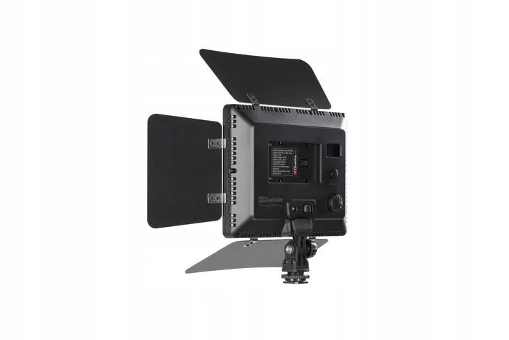 quadralite-thea-rgb-150-panel-led-moc-zarowki-swietlowki-15-w