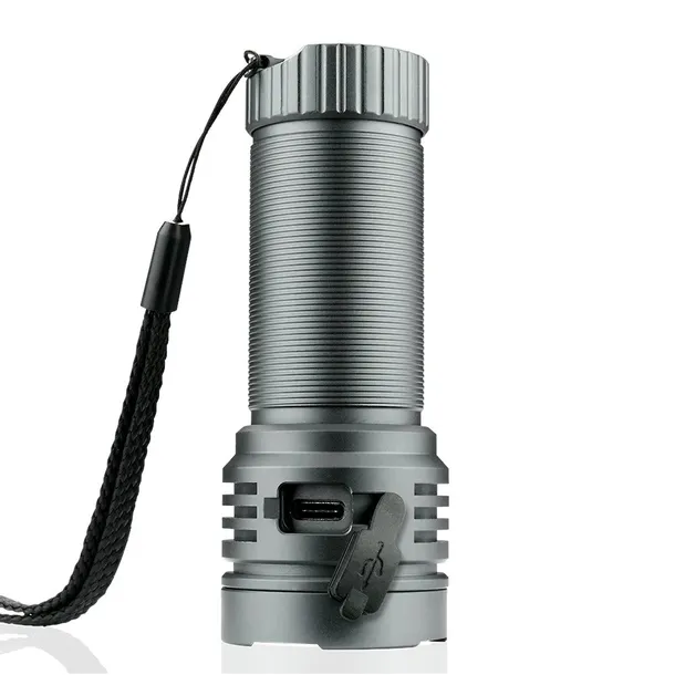 latarka-klasyczna-everactive-3300-lm-led-maksymalna-sila-swiatla-3300-lm