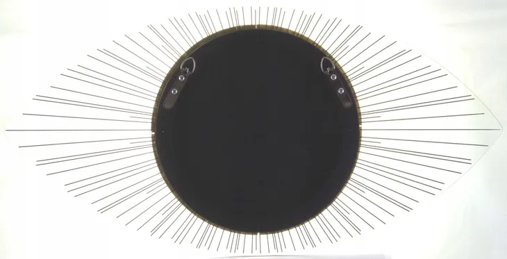 dekoracja-scienna-lustro-oko-wykonanie-gotowe