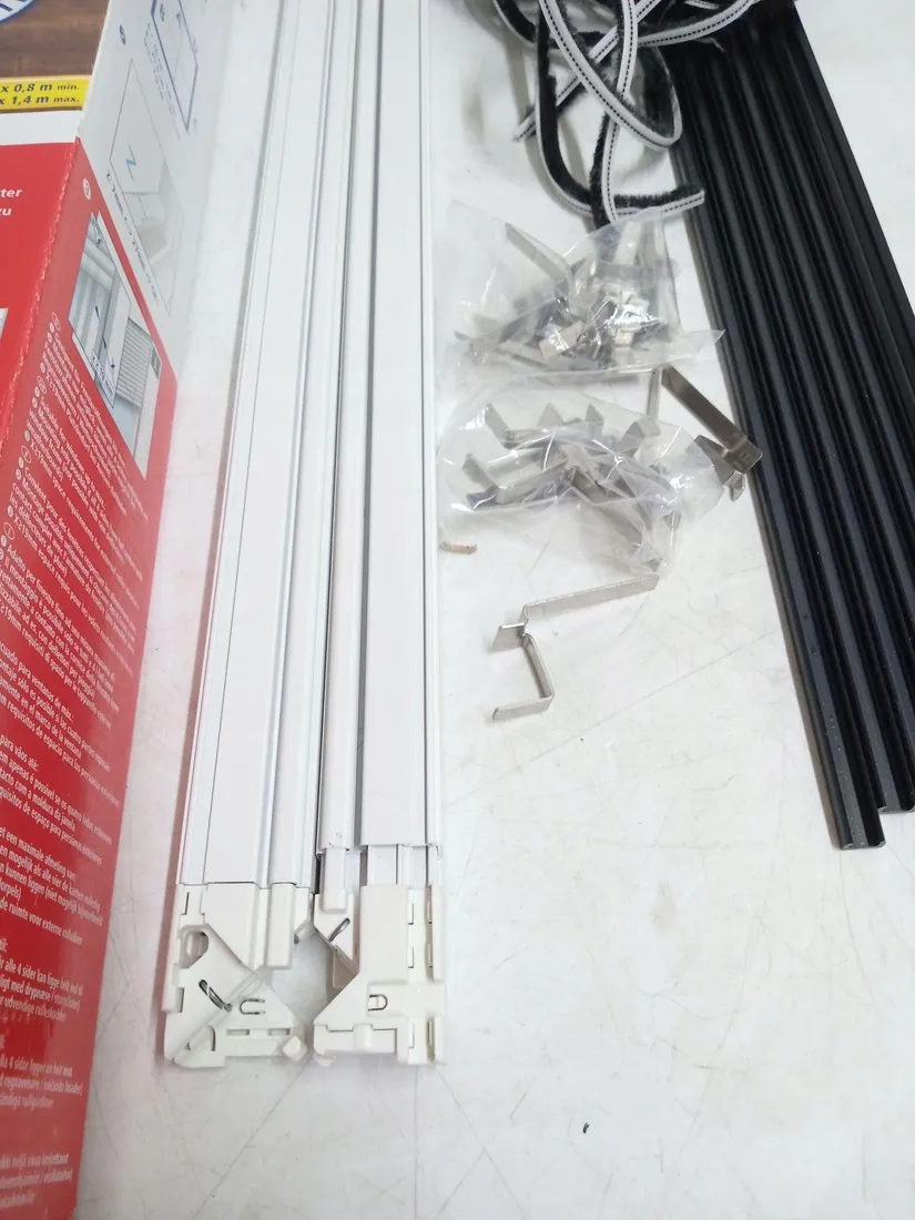 moskitiera-do-okna-140-cm-x-80-stan-powystawowy