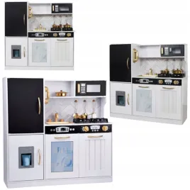 kuchnia-kuchenka-drewniana-zlew-dla-dzieci-duza-lodowka-kostkarka-piekarnik