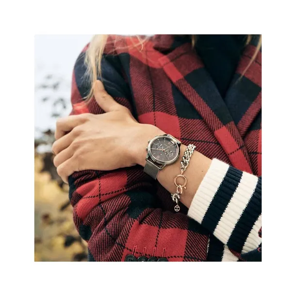 1782304-marka-tommy-hilfiger