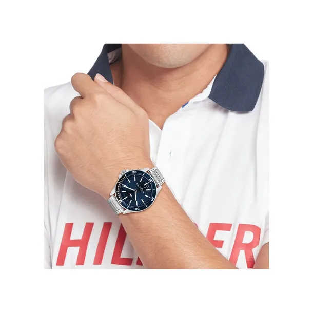 1792012-marka-tommy-hilfiger