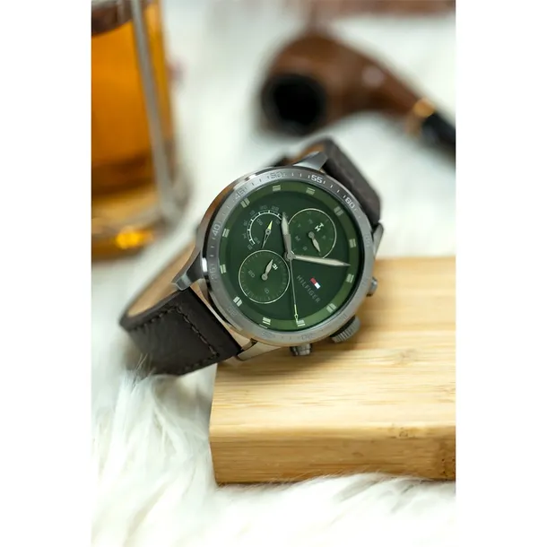 1791809-marka-tommy-hilfiger