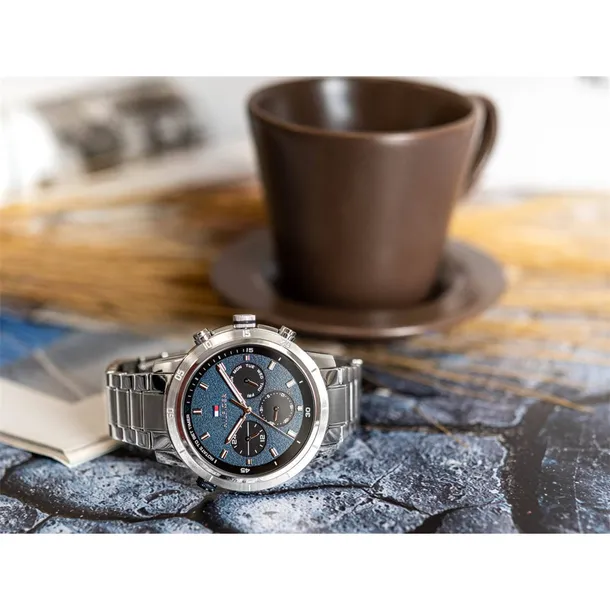 1792104-marka-tommy-hilfiger