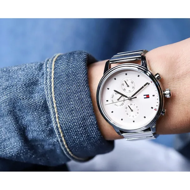 1781904-marka-tommy-hilfiger