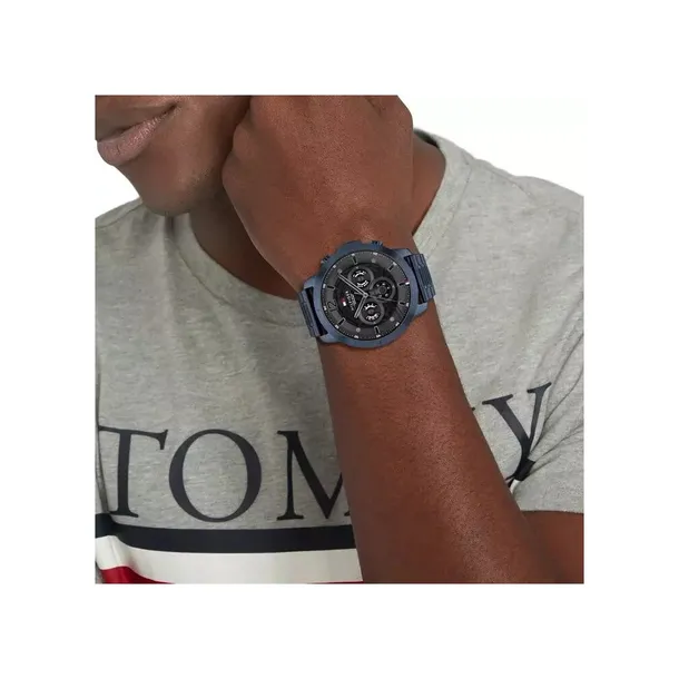 1710493-marka-tommy-hilfiger