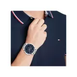 1710492-marka-tommy-hilfiger