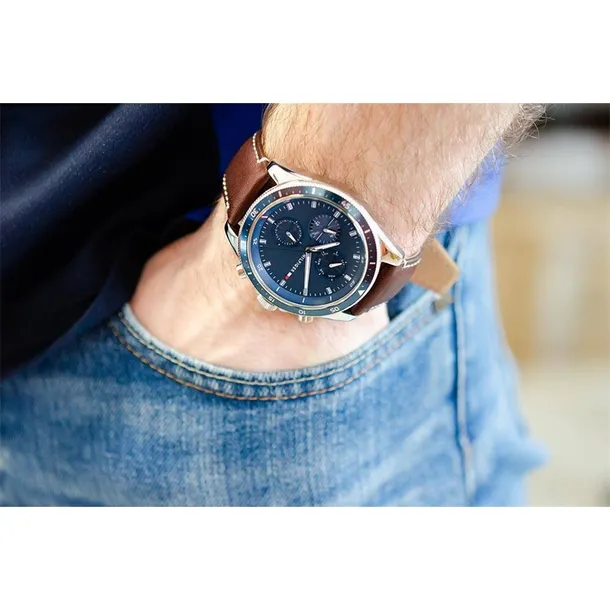 1791837-marka-tommy-hilfiger