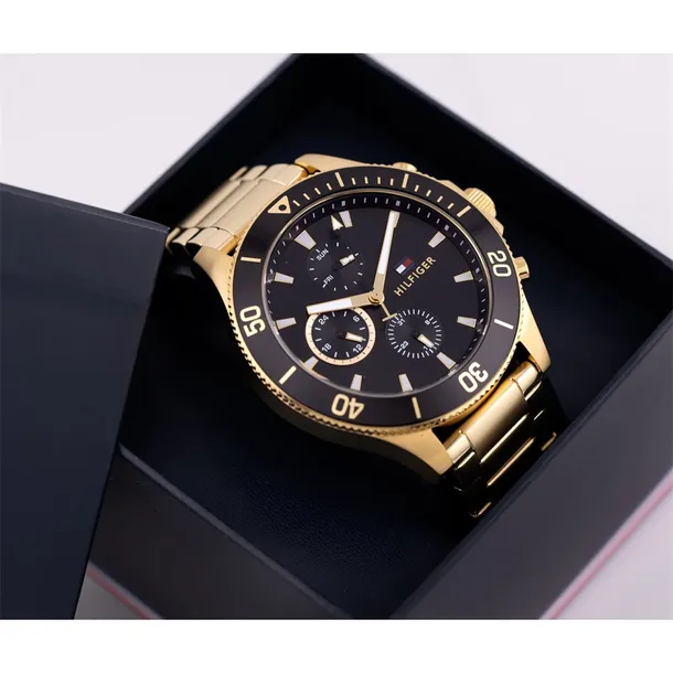 1791919-marka-tommy-hilfiger