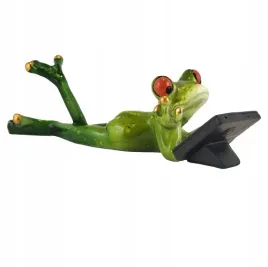 figurka-zaba-lezaca-z-tabletem-6x6x16cm