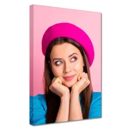 obrazy-20x30-zamyslona-dziewczyna-w-rozowym-berecie
