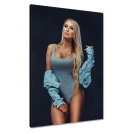 obrazy-70x100-ponetna-blondynka-w-jeansowej-kurtce
