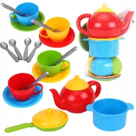 zestaw-obiadowy-naczynia-przybory-kuchenne-dzbanek-filizanki-garnek