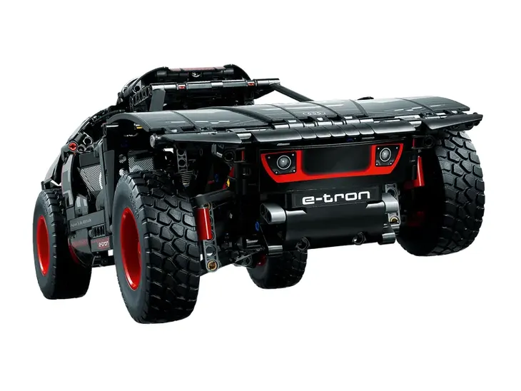 lego-technic-42160-audi-rs-q-e-tron-wiek-dziecka-10-lat