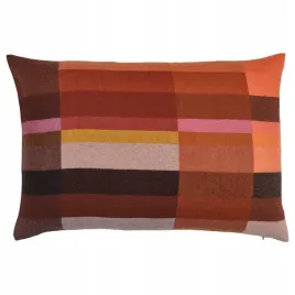 ikea-stockholm-2025-poszewka-brazowoczerwony-jaskraworozowy-40x58-cm
