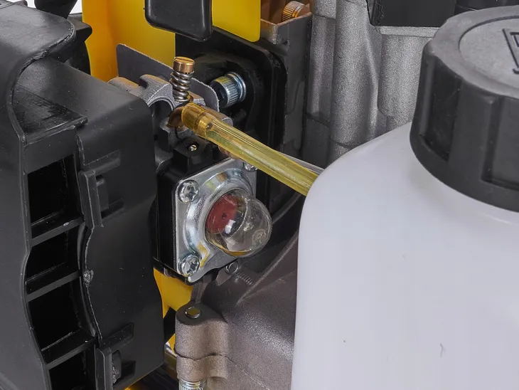 glebogryzarka-spalinowa-28cm-europejski-standard-emisji-spalin-euro-5