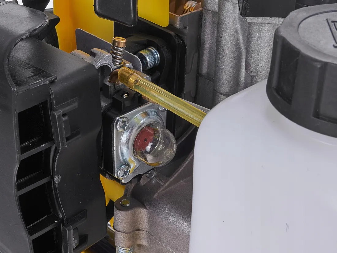 glebogryzarka-spalinowa-28cm