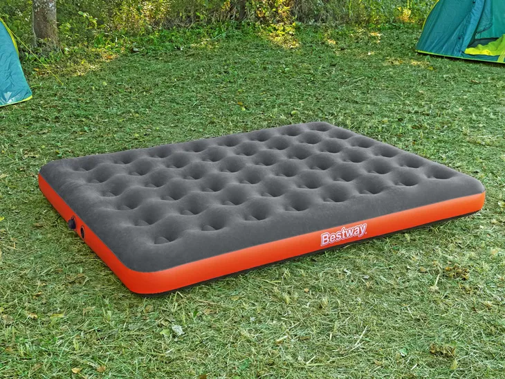 duzy-materac-dmuchany-marka-jokomisiada