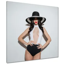 obrazy-70x70-elegancka-dama-w-kapeluszu