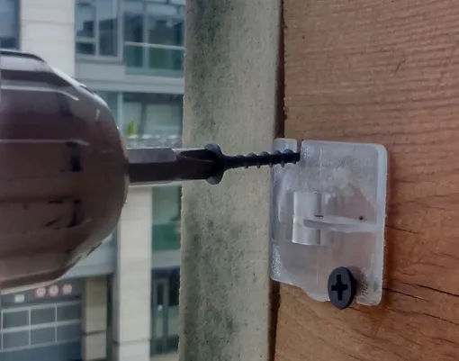 zaczepy-do-siatka-na-balkon-dla-kota-80-szt-klej-do-kazdego-rodz-siatek