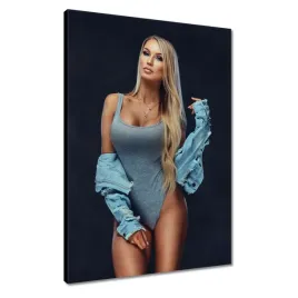 obrazy-50x70-ponetna-blondynka-w-jeansowej-kurtce