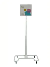 podloga-interaktywna-smartfloor-standard-mobile-ze-statywem