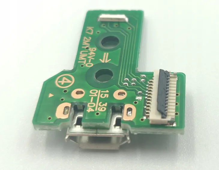 plyta-gniazdo-modul-usb-do-pada-ps4-jds-030-tasma-kolor-srebrny