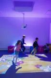 podloga-interaktywna-smartfloor-easy-mobile-statyw-wbudowane-glosniki-tak