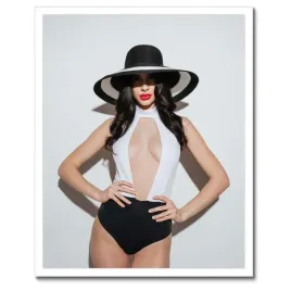 plakaty-w-ramie-40x50-elegancka-dama-w-kapeluszu