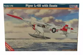 piper-l-4h-with-floats