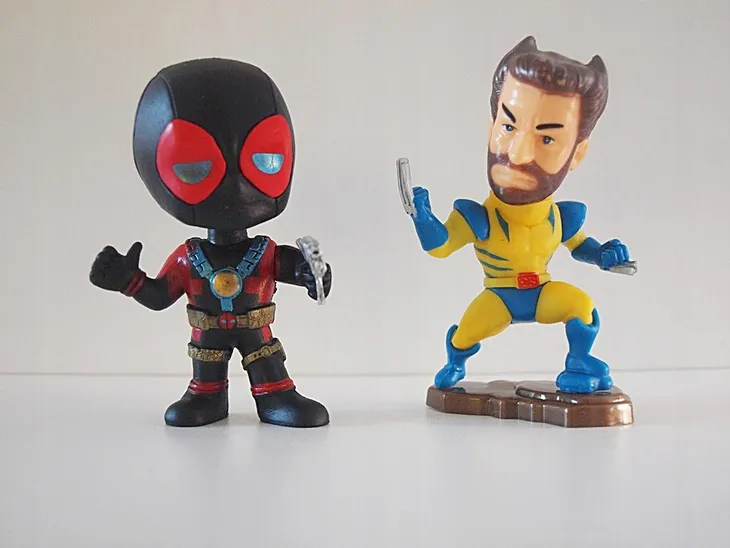 figurki-deadpool-wolverine-spider-man-akcesoria-wysokosc-produktu-29-cm