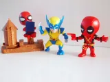 figurki-deadpool-wolverine-spider-man-akcesoria-glebokosc-produktu-7-cm