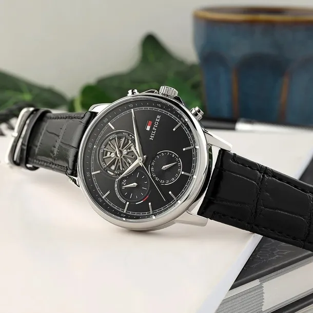 1710605-marka-tommy-hilfiger