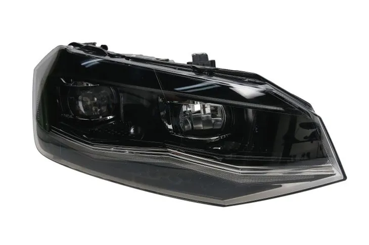 reflektor-swiatel-przednich-val450497